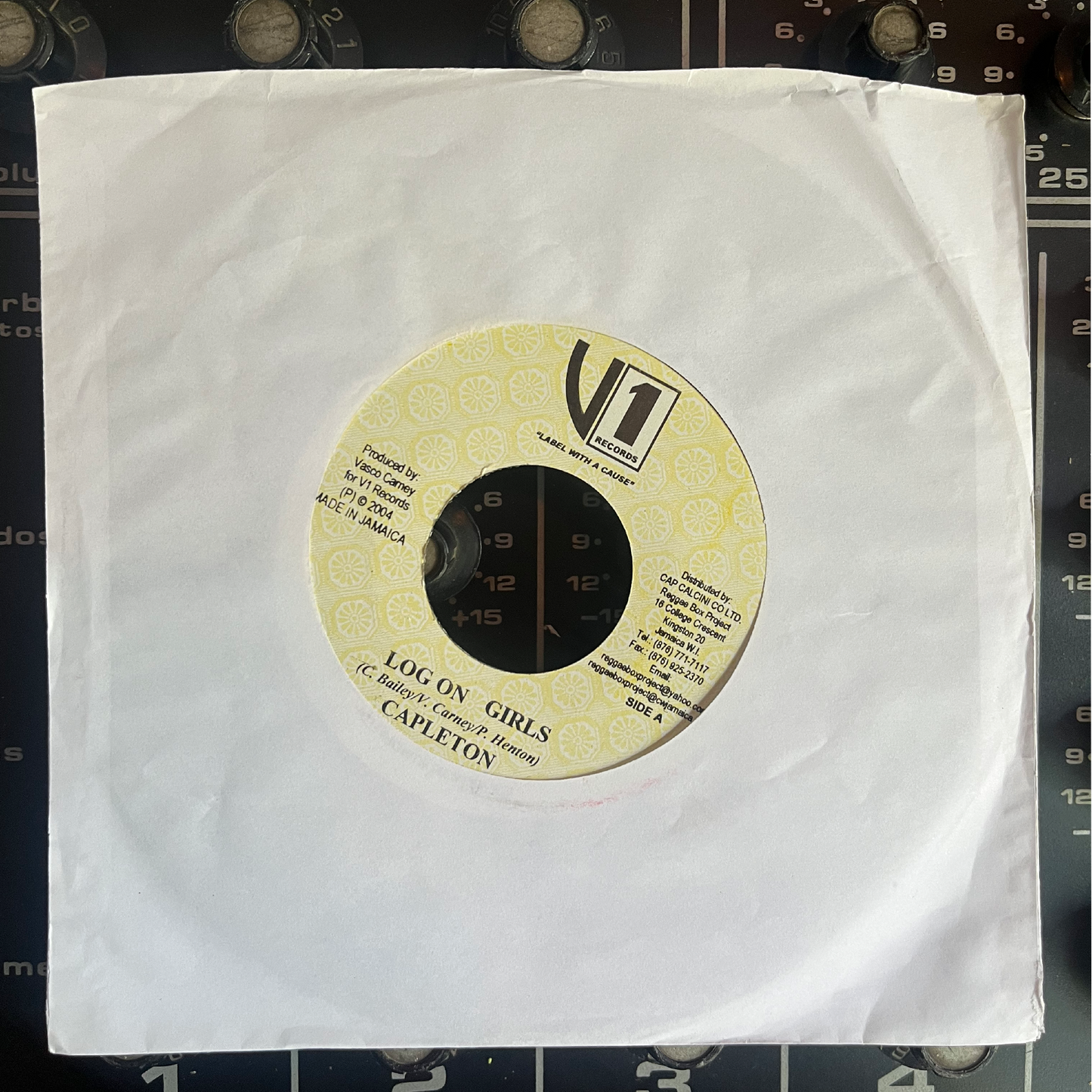7" Inch CAPLETON, Log on girls